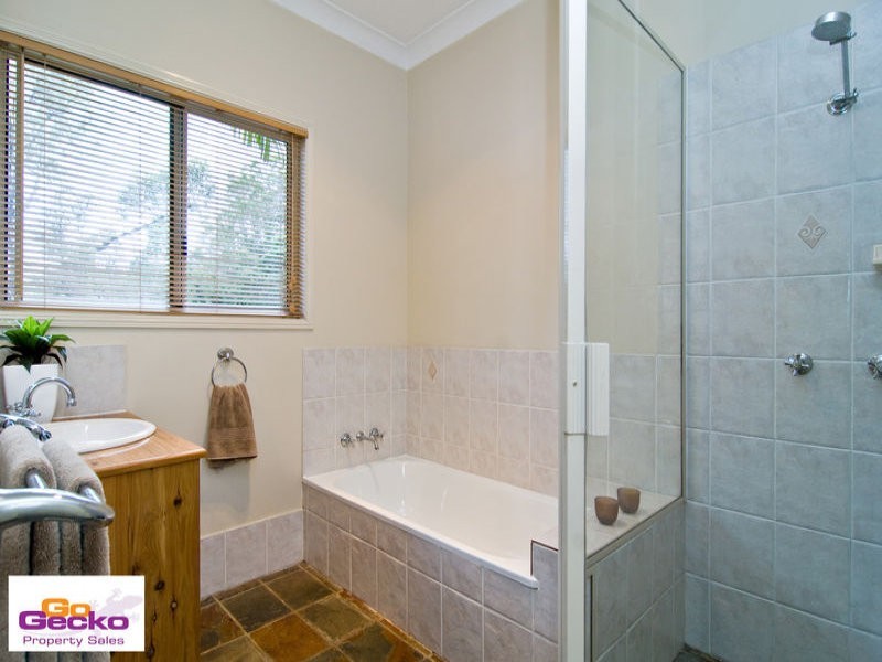 7 Gibbons Road, Samford Valley QLD 4520