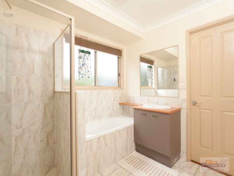 11 Annie Hedge Court, Closeburn QLD 4520