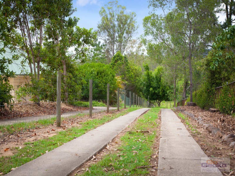 24 Trentham Place, Samford Village QLD 4520