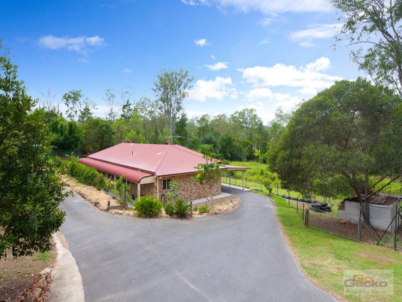 24 Trentham Place, Samford Village QLD 4520