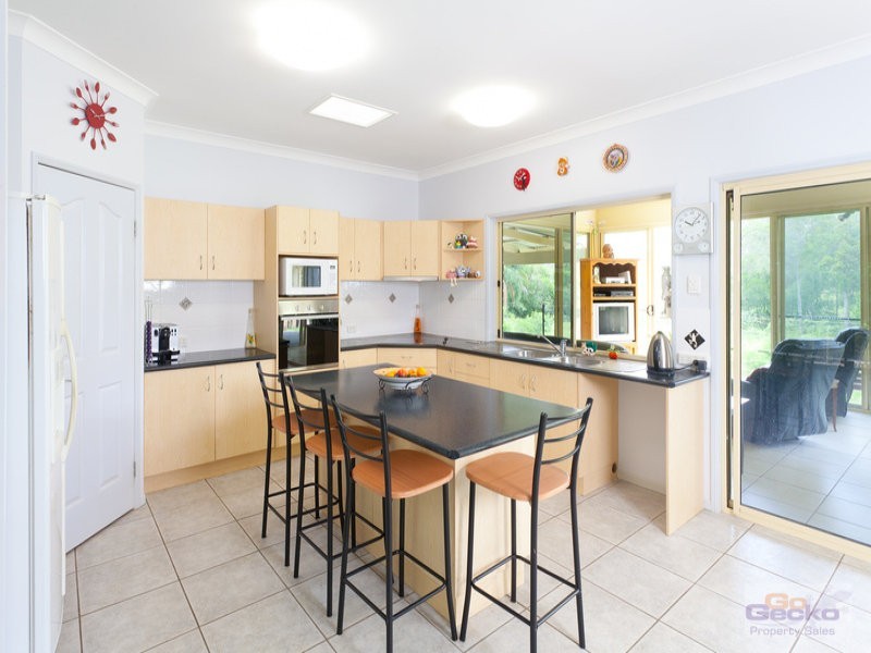 24 Trentham Place, Samford Village QLD 4520