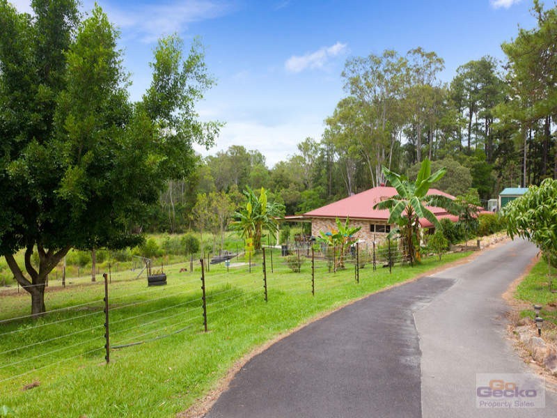 24 Trentham Place, Samford Village QLD 4520