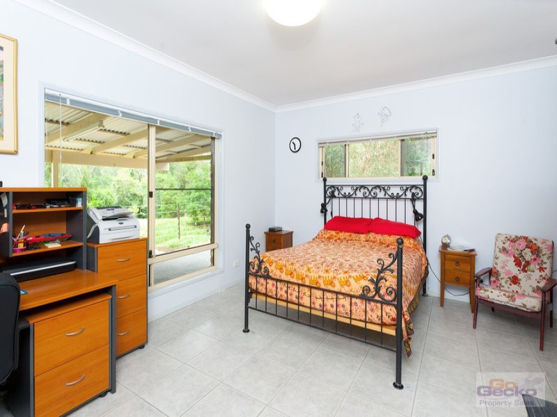 24 Trentham Place, Samford Village QLD 4520