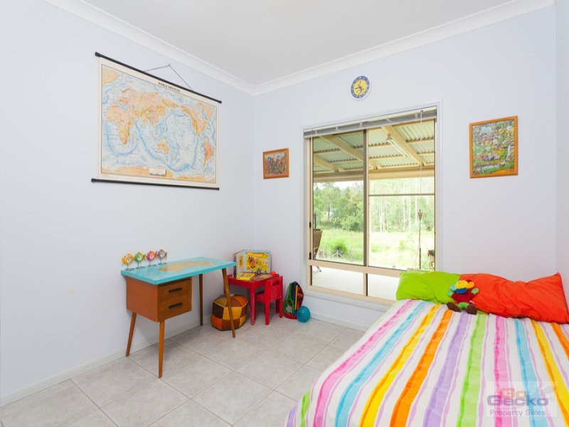 24 Trentham Place, Samford Village QLD 4520
