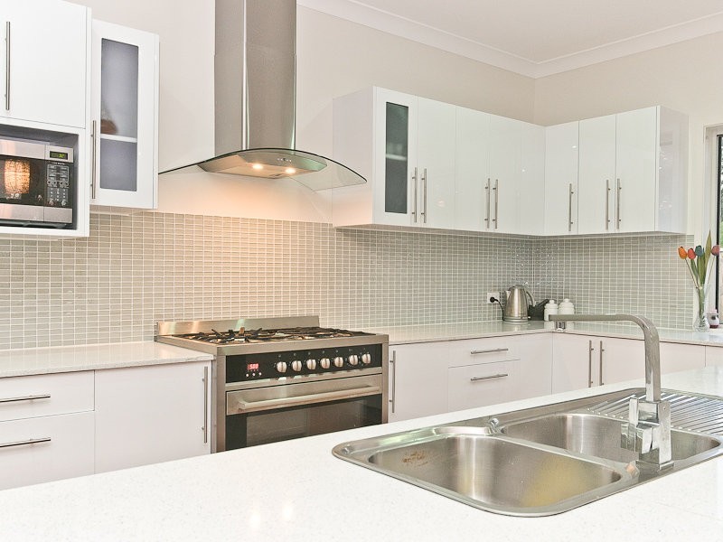 8 Shearers Close, Ferny Hills QLD 4055