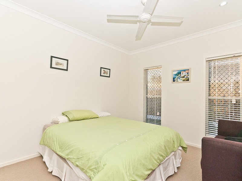 8 Shearers Close, Ferny Hills QLD 4055