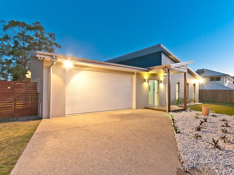 8 Shearers Close, Ferny Hills QLD 4055