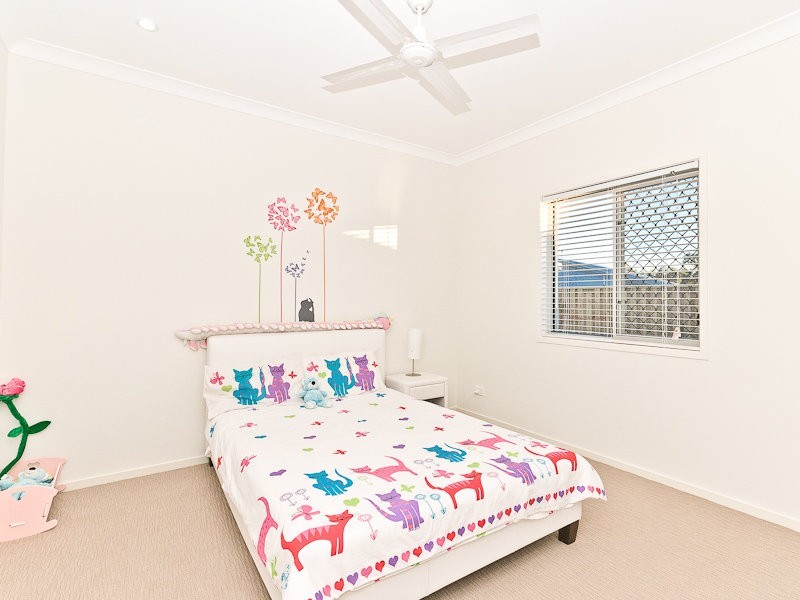 8 Shearers Close, Ferny Hills QLD 4055