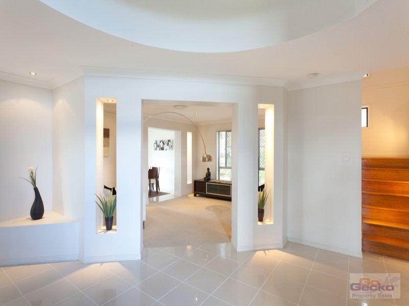 5 Quandong Crescent, Arana Hills QLD 4054