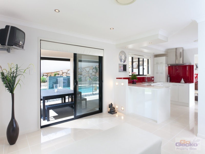 5 Quandong Crescent, Arana Hills QLD 4054