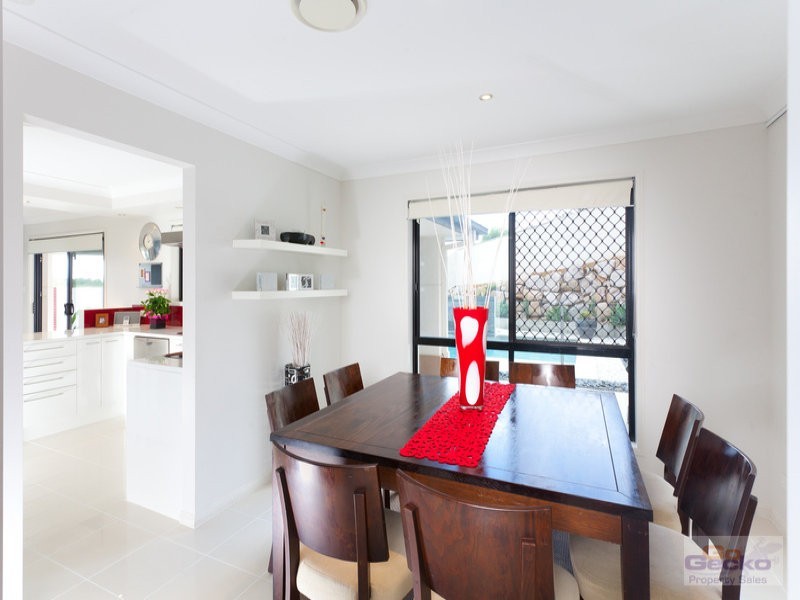 5 Quandong Crescent, Arana Hills QLD 4054