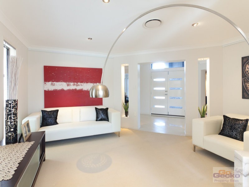 5 Quandong Crescent, Arana Hills QLD 4054