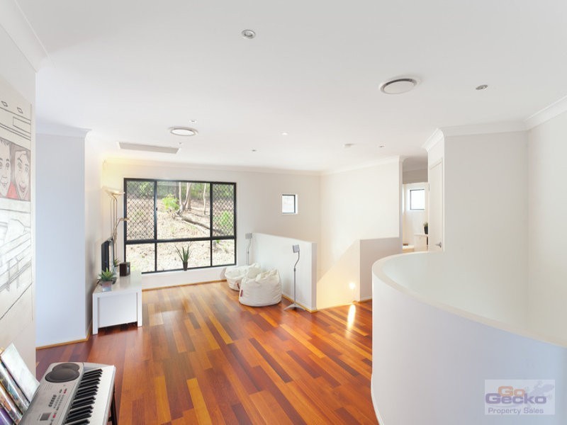 5 Quandong Crescent, Arana Hills QLD 4054