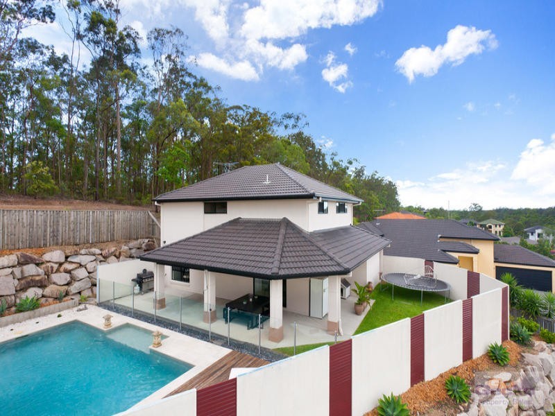 5 Quandong Crescent, Arana Hills QLD 4054