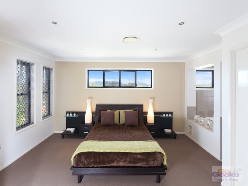 5 Quandong Crescent, Arana Hills QLD 4054