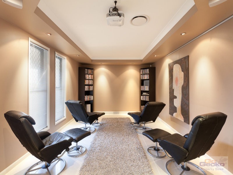 5 Quandong Crescent, Arana Hills QLD 4054