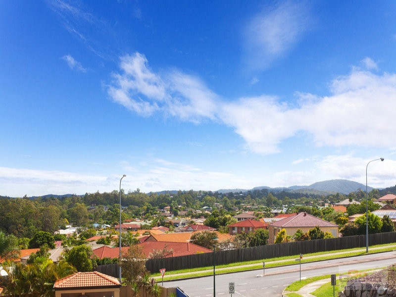 5 Quandong Crescent, Arana Hills QLD 4054