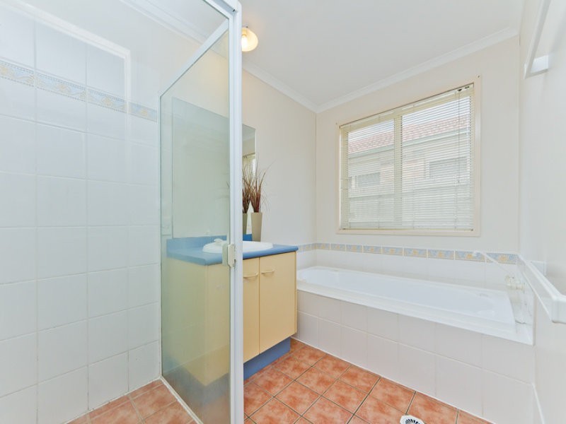 12 Kirralee Crescent, Upper Kedron QLD 4055