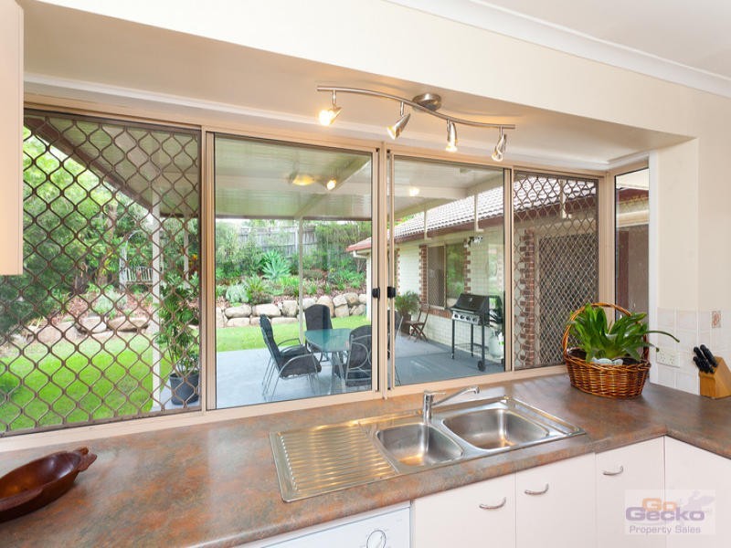 9 Delvin Court, Arana Hills QLD 4054