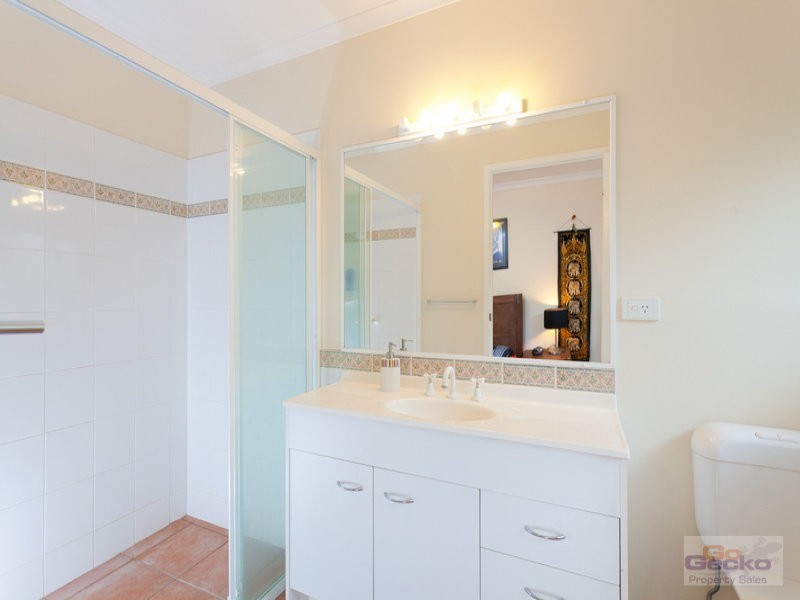 9 Delvin Court, Arana Hills QLD 4054