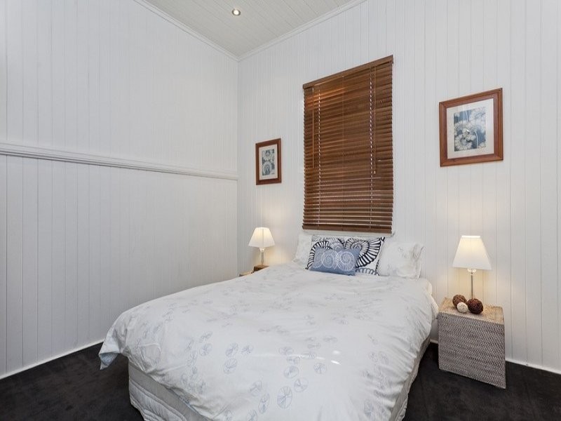 9 Malcolm Street, Enoggera QLD 4051