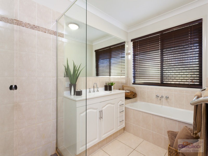 5 Reiners Road, Samford Valley QLD 4520