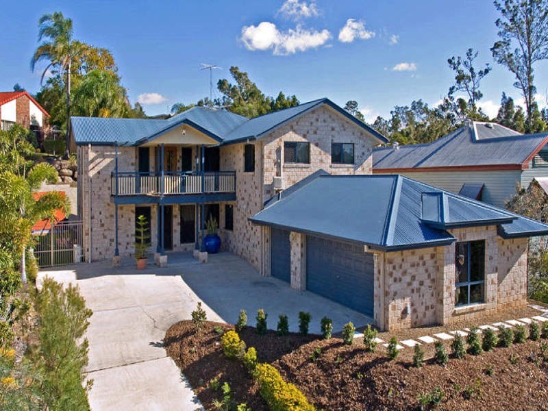 4 Alan Court, Arana Hills QLD 4054