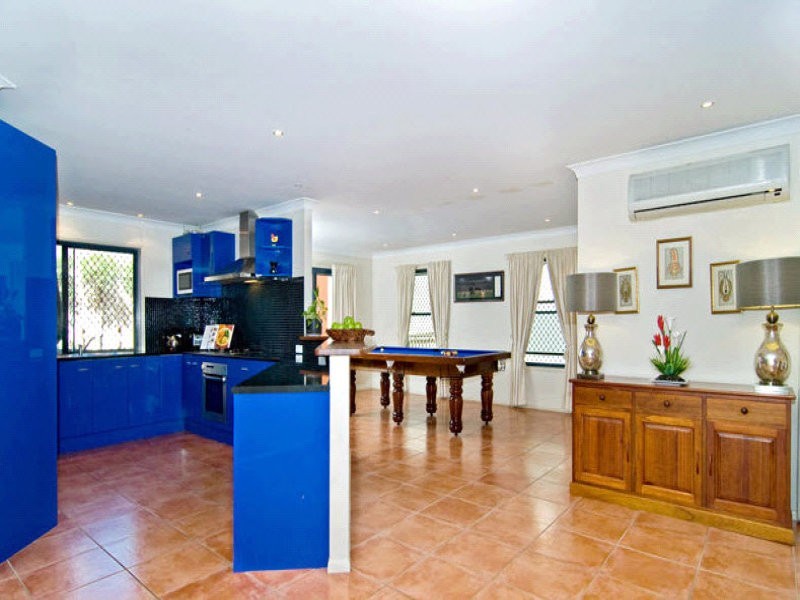 4 Alan Court, Arana Hills QLD 4054