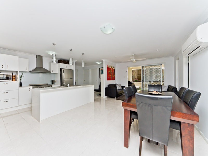 24 Woolshed Street, Ferny Hills QLD 4055