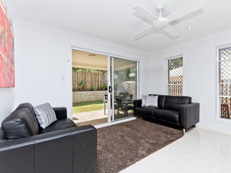 24 Woolshed Street, Ferny Hills QLD 4055