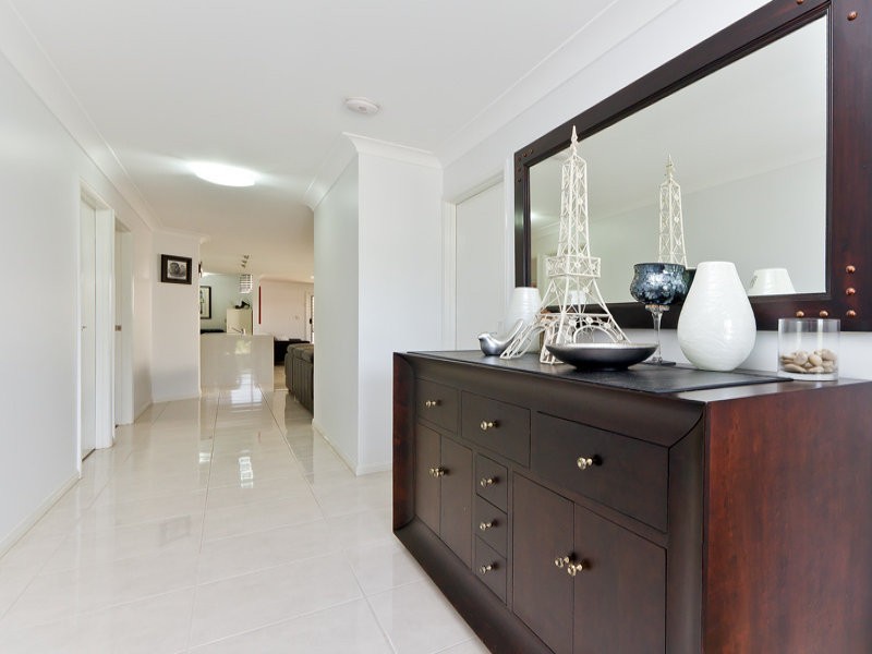 24 Woolshed Street, Ferny Hills QLD 4055