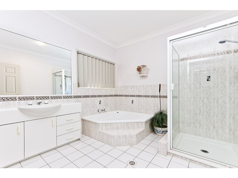 13 Lynwood Court, Ferny Hills QLD 4055