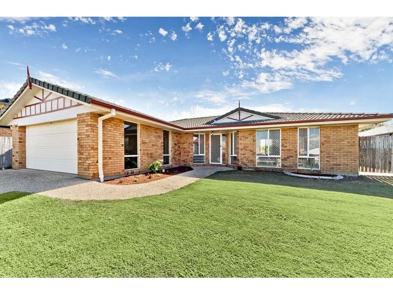 42 Reginald Avenue, Arana Hills QLD 4054