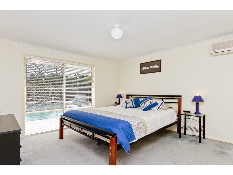 42 Reginald Avenue, Arana Hills QLD 4054