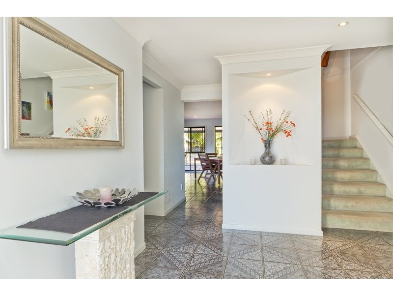 2 Hillenvale Avenue, Arana Hills QLD 4054