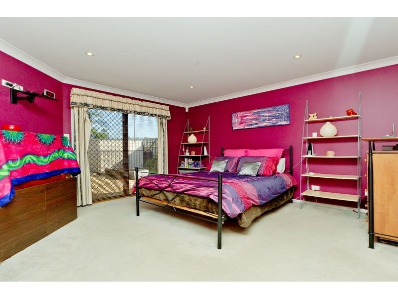 2 Hillenvale Avenue, Arana Hills QLD 4054