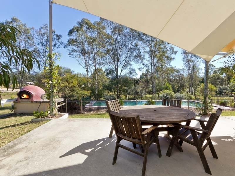 12 Davison Road, Camp Mountain QLD 4520