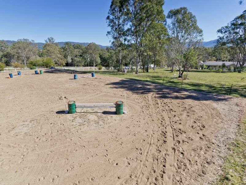 12 Davison Road, Camp Mountain QLD 4520