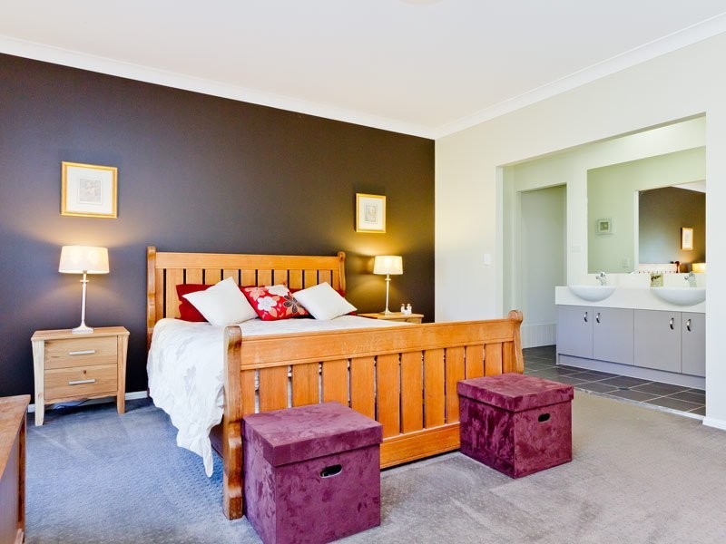 12 Davison Road, Camp Mountain QLD 4520
