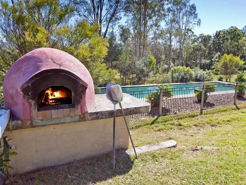 12 Davison Road, Camp Mountain QLD 4520