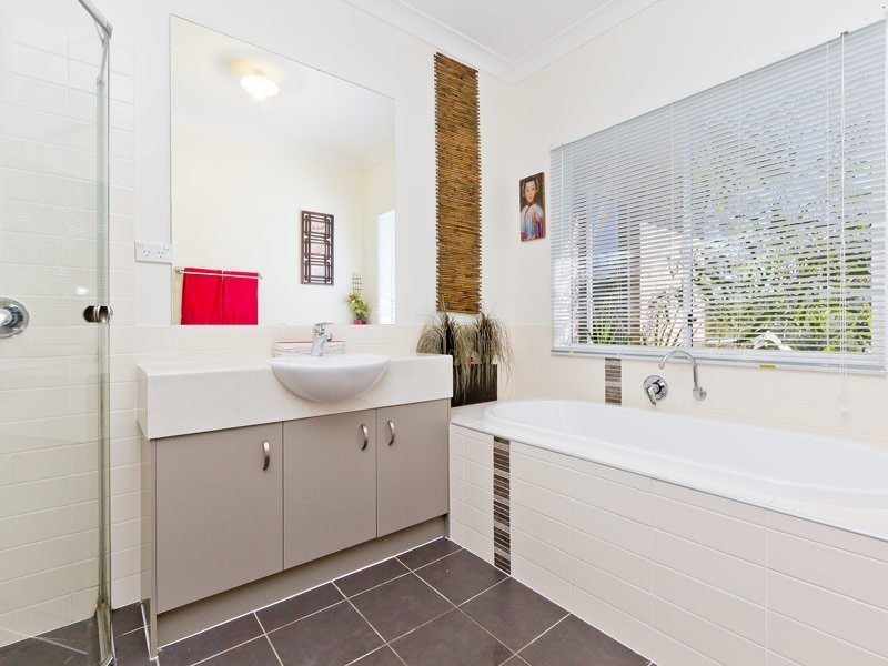 12 Davison Road, Camp Mountain QLD 4520