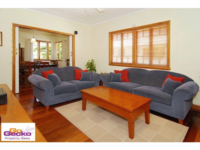 5 Nicholson Street, Mitchelton QLD 4053