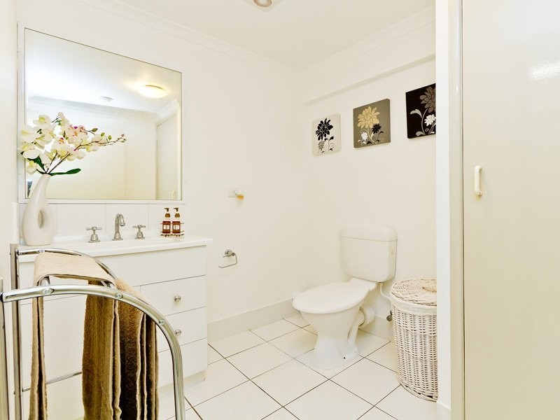 9 Wanawong Court, Ferny Hills QLD 4055