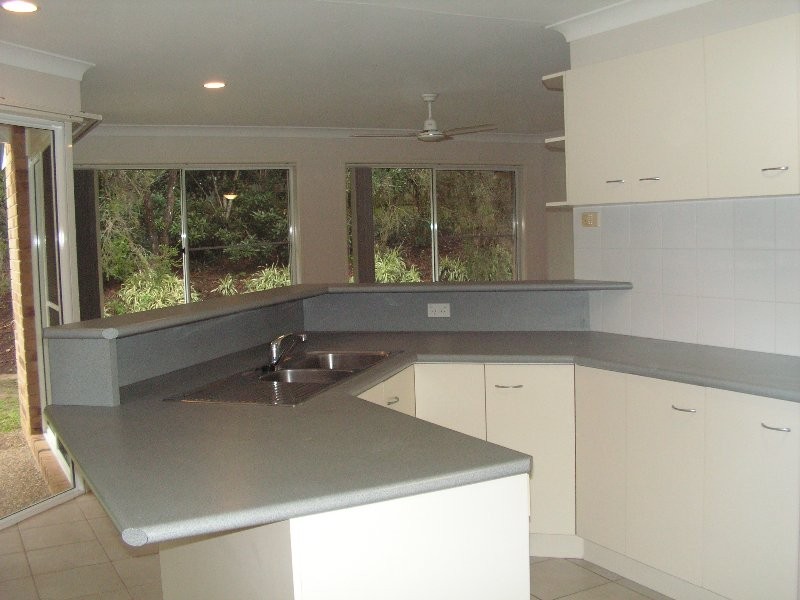 3 Reginald Avenue, Arana Hills QLD 4054