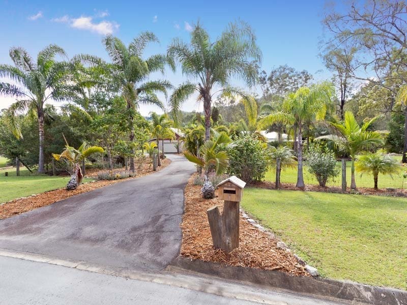 28 Greenwood Crescent, Samford Valley QLD 4520