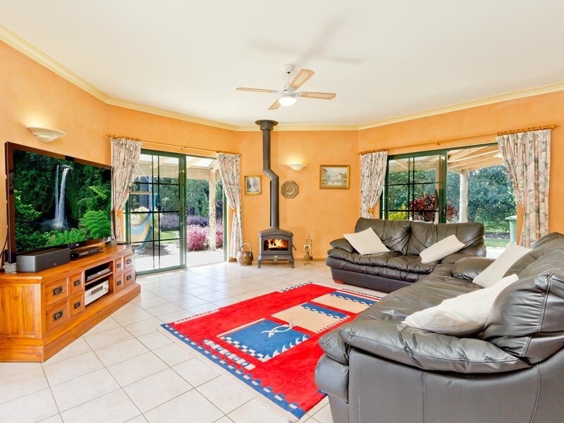 28 Greenwood Crescent, Samford Valley QLD 4520