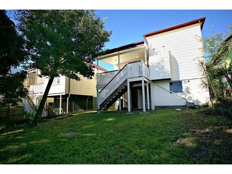 18 Hammond Street, Red Hill QLD 4059