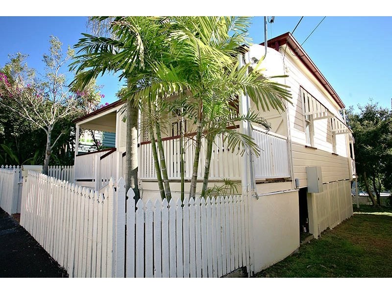 18 Hammond Street, Red Hill QLD 4059