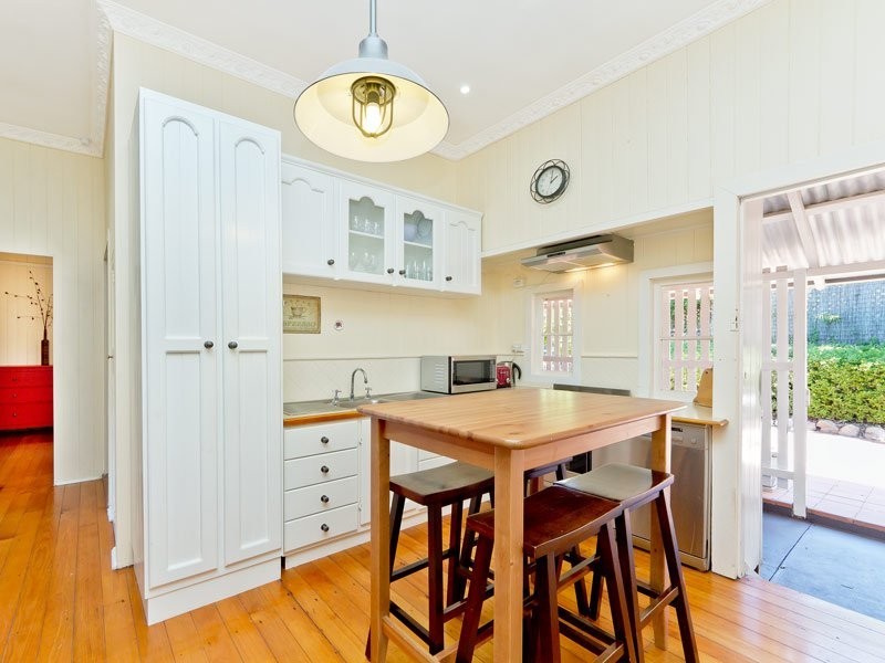 15 Theale Terrace, Ashgrove QLD 4060