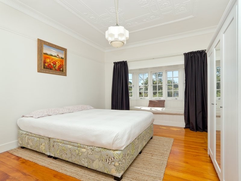 15 Theale Terrace, Ashgrove QLD 4060